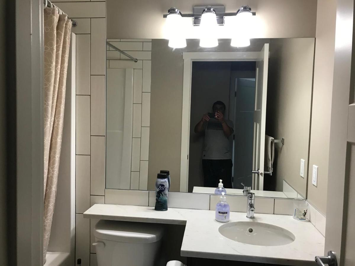 Home Stay! Calgary Luaran gambar
